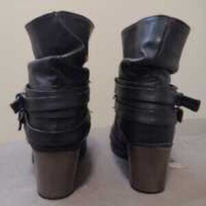 Women's black leather ankle boot